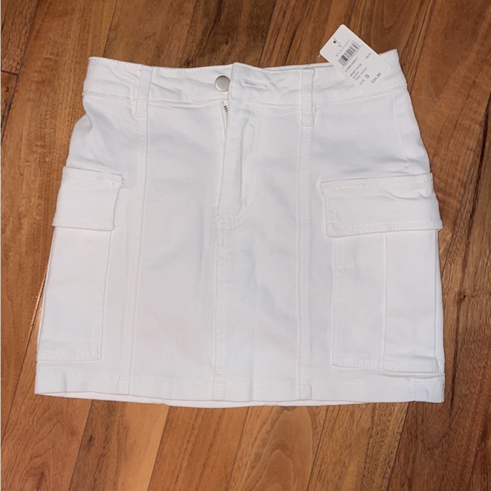 Windsor brand new white cargo skirt